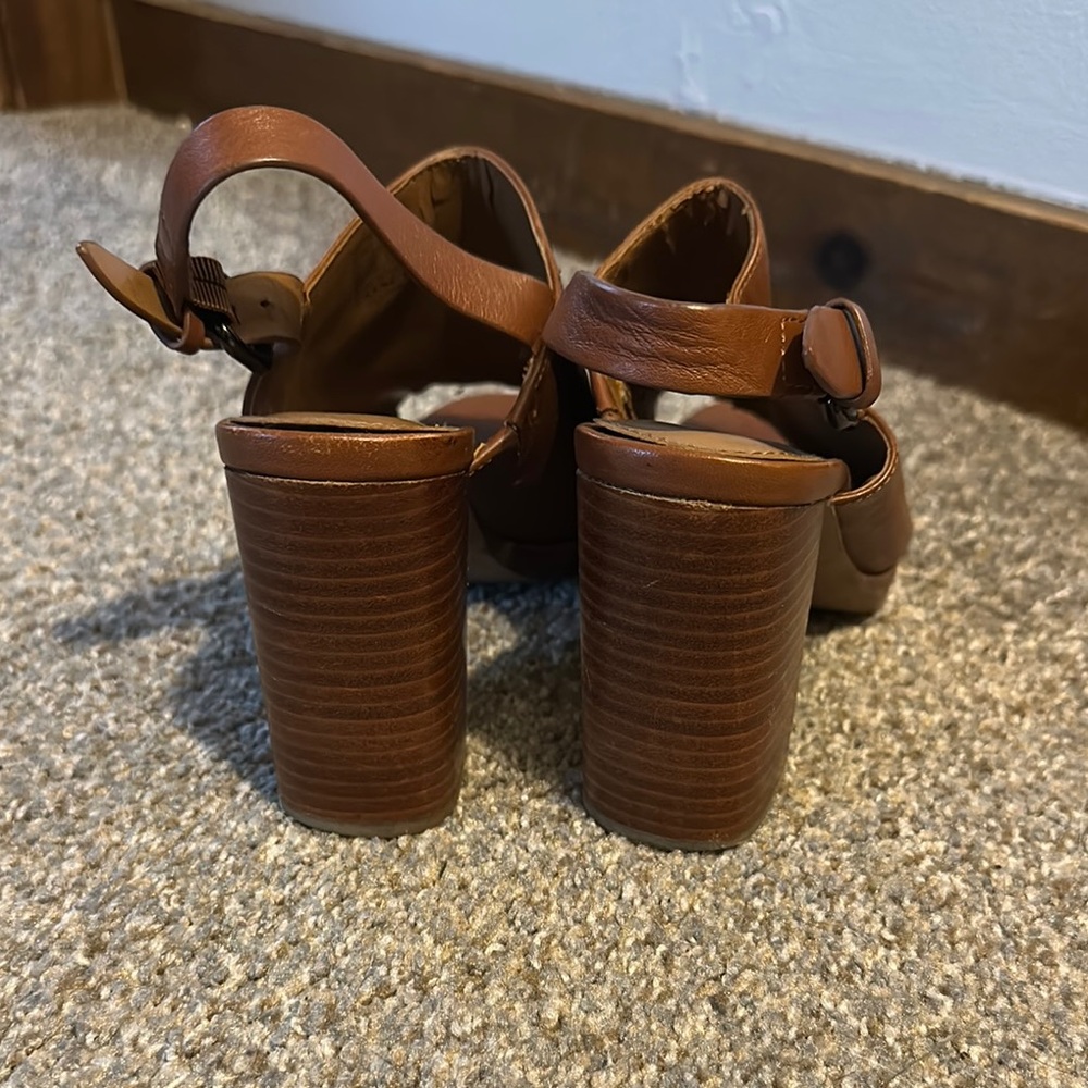 Coach Brown Leather Heels Classic Design - Picture 2 of 2